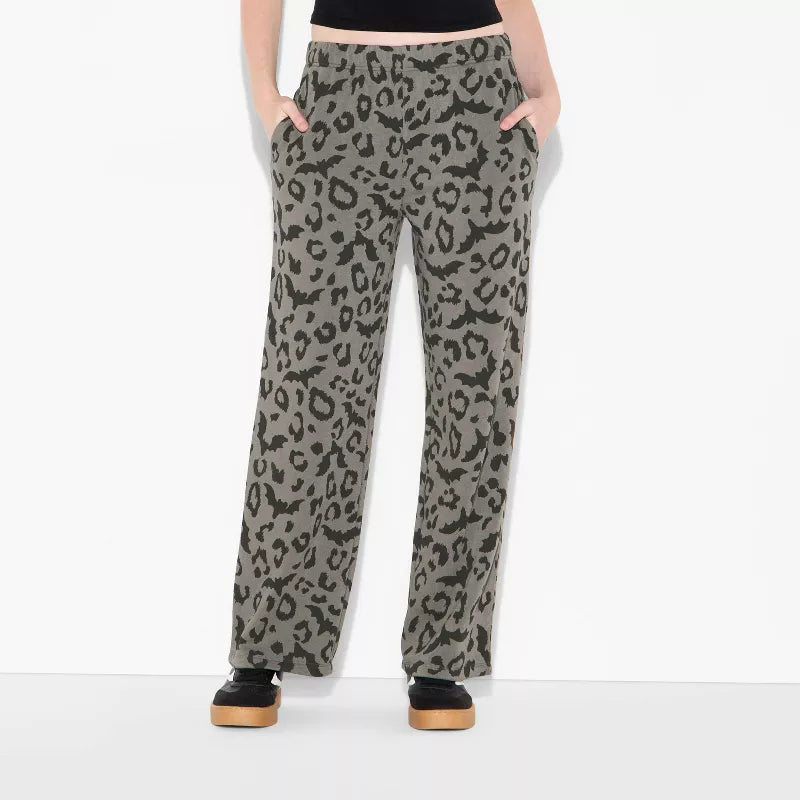 Leopard Bats Fleece Graphic Sweatshirt & Pants