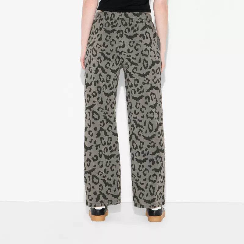 Leopard Bats Fleece Graphic Sweatshirt & Pants