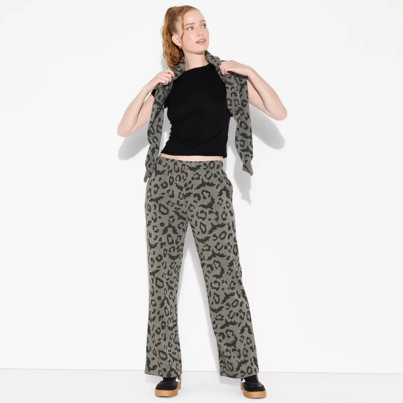 Leopard Bats Fleece Graphic Sweatshirt & Pants